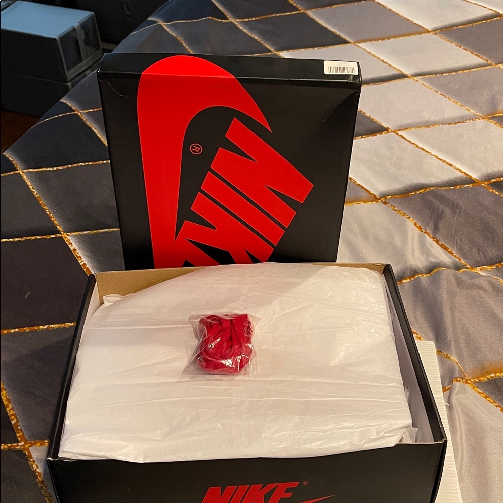 Nike Men's Black and Red High-Top Sneakers brand New - Picture 9 of 12